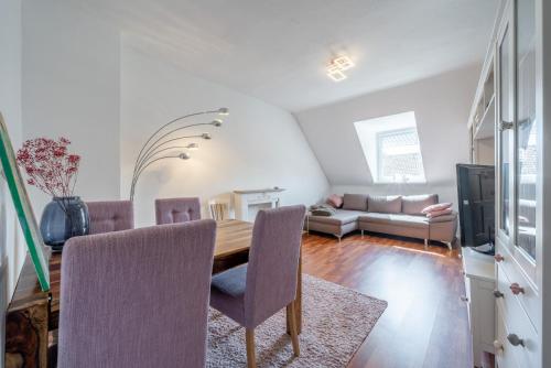 ID 6410 | Private Apartment