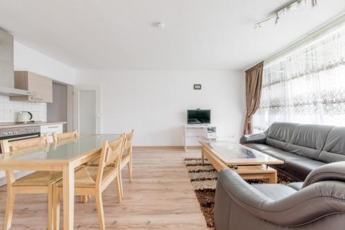 ID 6424 - Private Apartment