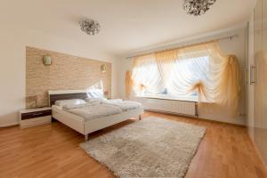 ID 6558 | Private Apartment