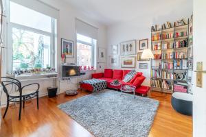 ID 6750 | Private Apartment