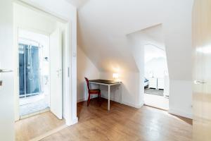 ID 6894 - Private Apartment