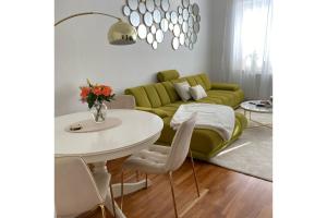 ID 7059 - Private Apartment