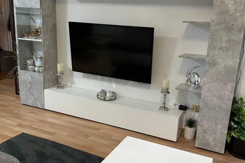 ID 7073 - Private Apartment