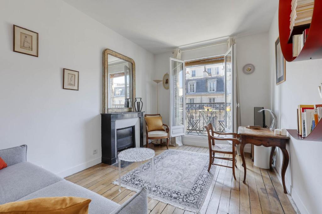 Appartement Ideal 1 Bd Flat with Balcony - Paris 05 37 Rue Monge 75005 Paris