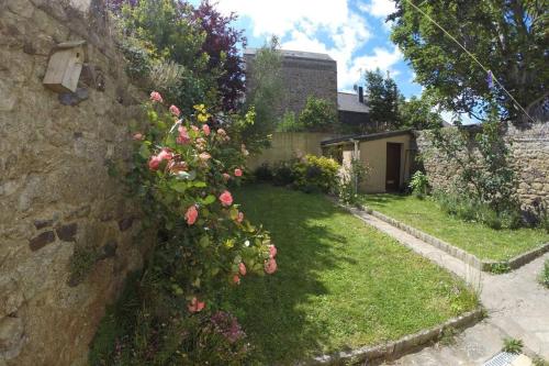 IDEAL-à 1 mn Plage/sillon -jardin privé- 1/6 pers
