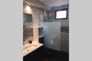 IDEAL-à 1 mn Plage/sillon -jardin privé- 1/6 pers