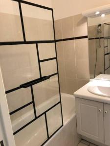 Ideal flat Val d'Europe Disneyland with Parking