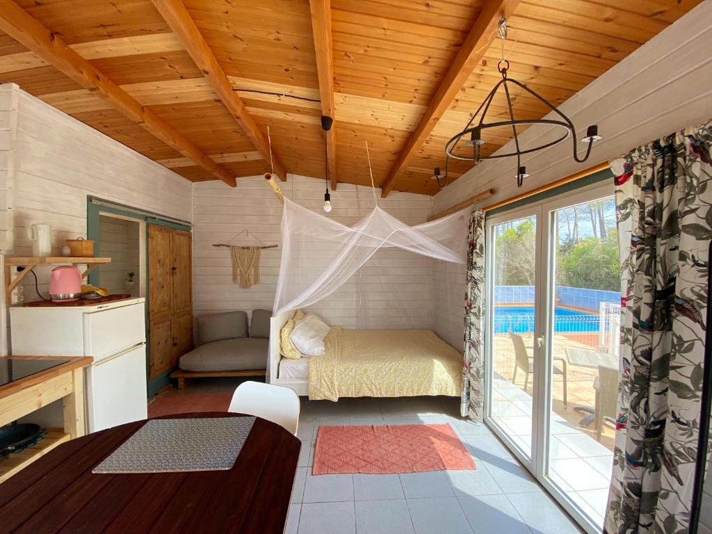 Ideal Summer cabin 1 km from arrifana beach Rua Sector A - LT 17 Vale da Telha, 8670-156 Aljezur