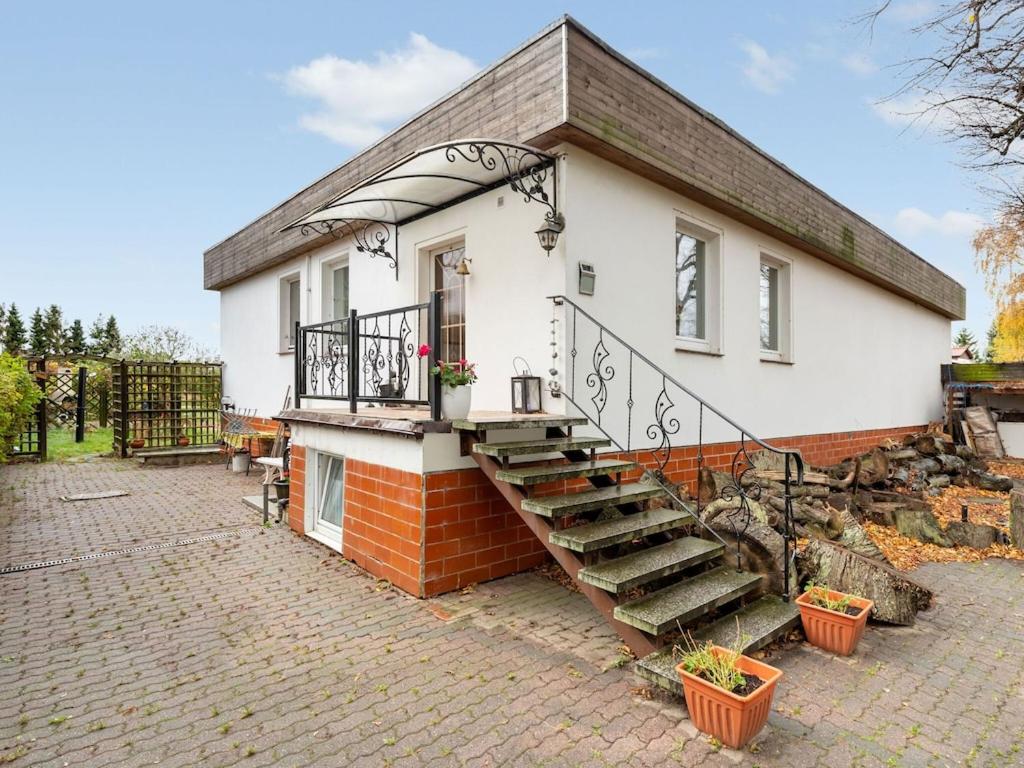 Idyllic apartment in Mecklenburg Vorpommern with Garden , 18556 Drewoldke