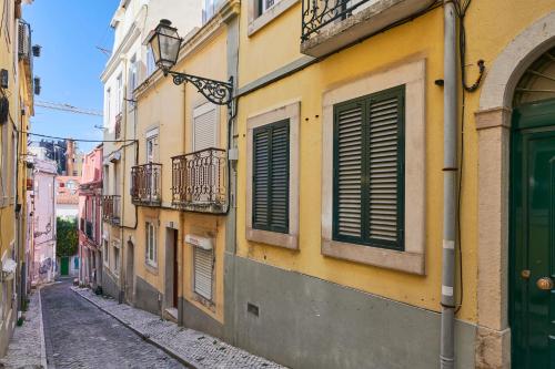 Idyllic Lisbon Apartments With Amazing Courtyard, By TimeCooler