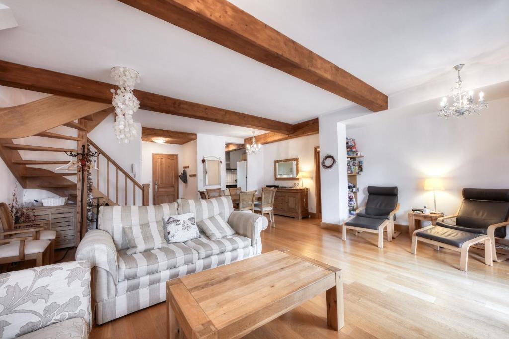 IMMOBILIER DE MONTAGNE - LA COLLECTION - L'OURS 307 Rue de la Vignette, 74170 Saint-Gervais-les-Bains