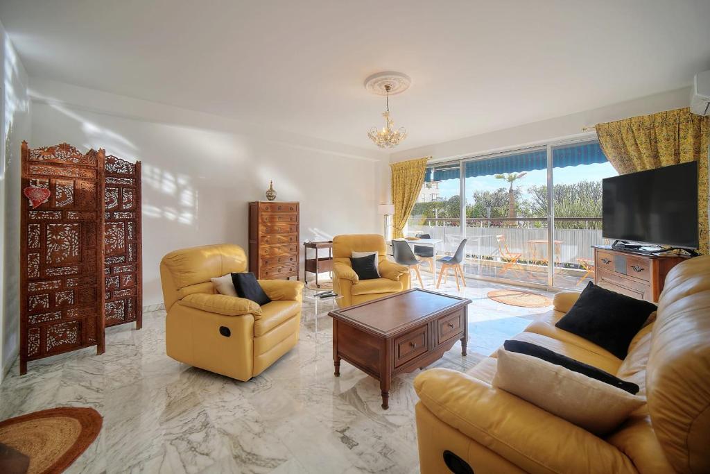 IMMOGROOM - 100 m2 - Spacious - Terace - Parking - Air conditioning 16 rue louis blanc, 06400 Cannes