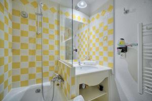 IMMOGROOM - 1BR sea view - Wifi - Terrace - AC - Pool - Parking