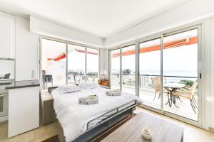 IMMOGROOM- 2 bedrooms -Panoramic Sea view - Huge Terrace - Beach