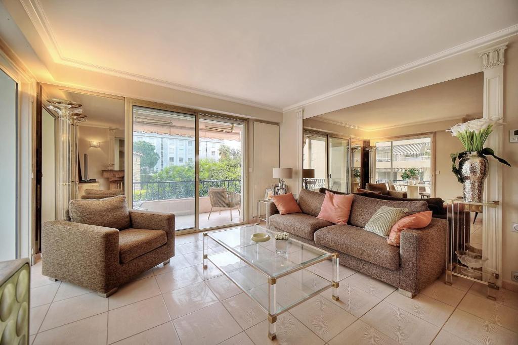 IMMOGROOM - 2 BR - Air conditioning - Wifi - Terrace - Common parking 65 boulevard Alexandre III, 06400 Cannes