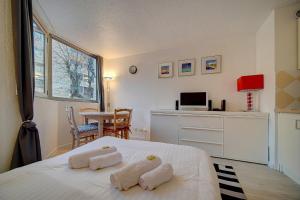 IMMOGROOM - 2 min from the beaches - AC- Swimming pool