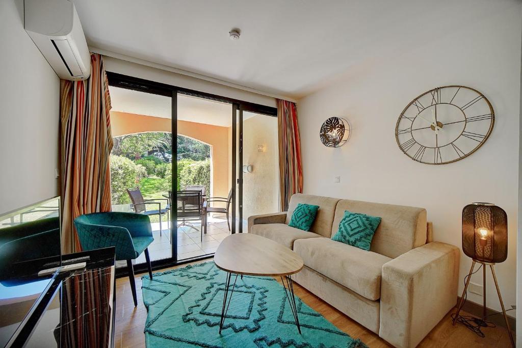 IMMOGROOM - 2 Rooms - Renovated - Pool - AC - Parking - Garden 33 avenue Amiral Wester Wemyss, 06150 Cannes