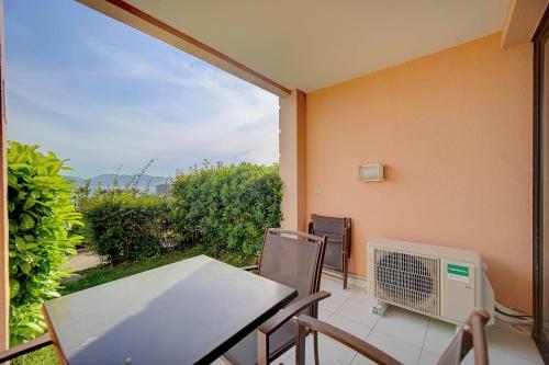 IMMOGROOM - 2 Rooms - Renovated - Pool - Air conditioning - Parking -