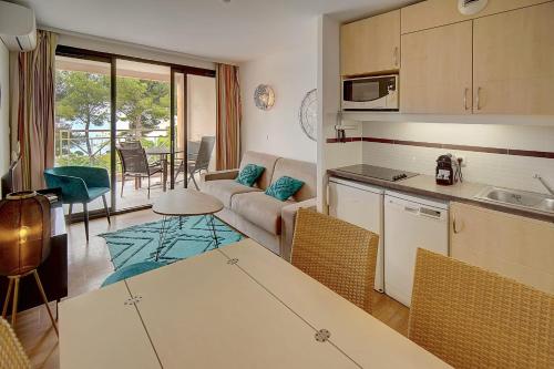 IMMOGROOM - 2 Rooms - Renovated - Pool - Air conditioning - Parking - Wifi