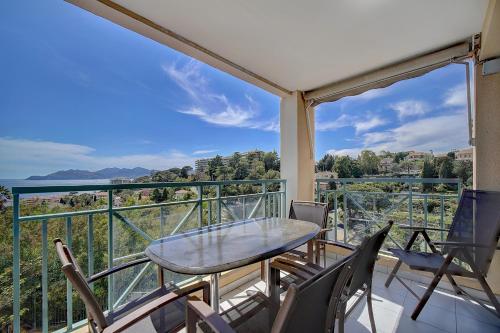 IMMOGROOM - 2 Rooms - Renovated - Pool - Parking - Air conditioning -