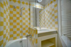 IMMOGROOM - 2 Rooms - Renovated - Pool - Terrace - Garden - Parking -