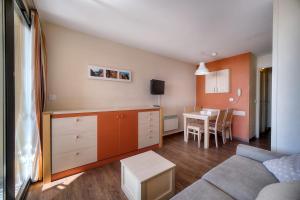 IMMOGROOM - 2 Rooms sea view - Pool - Parking - Terrace -