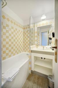 IMMOGROOM - 2 rooms sea view - Pool - Terrace - Parking - Air conditioning