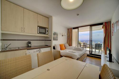 IMMOGROOM - 2 Rooms sea view - Pool - Terrace - Parking