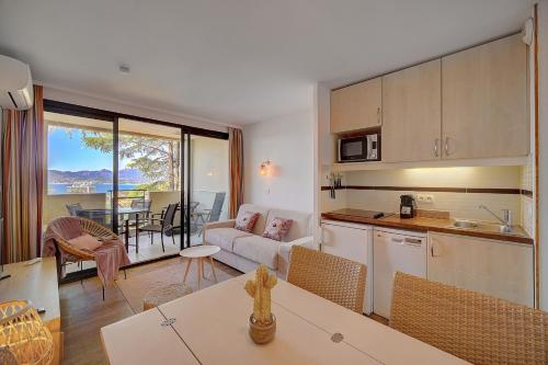 IMMOGROOM - 2 Rooms sea view renovated - Pool - Terrace - Parking