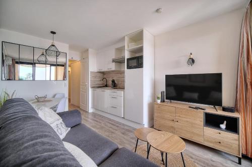 IMMOGROOM - 2 Rooms sea view - Renovated - Swimming pool - Parking - AC