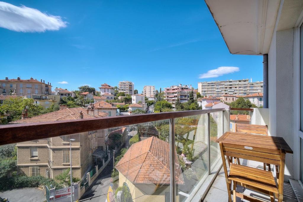 Appartement IMMOGROOM - Apartment - Air conditioning - Balcony - Parking 93 boulevard Carnot 06400 Cannes