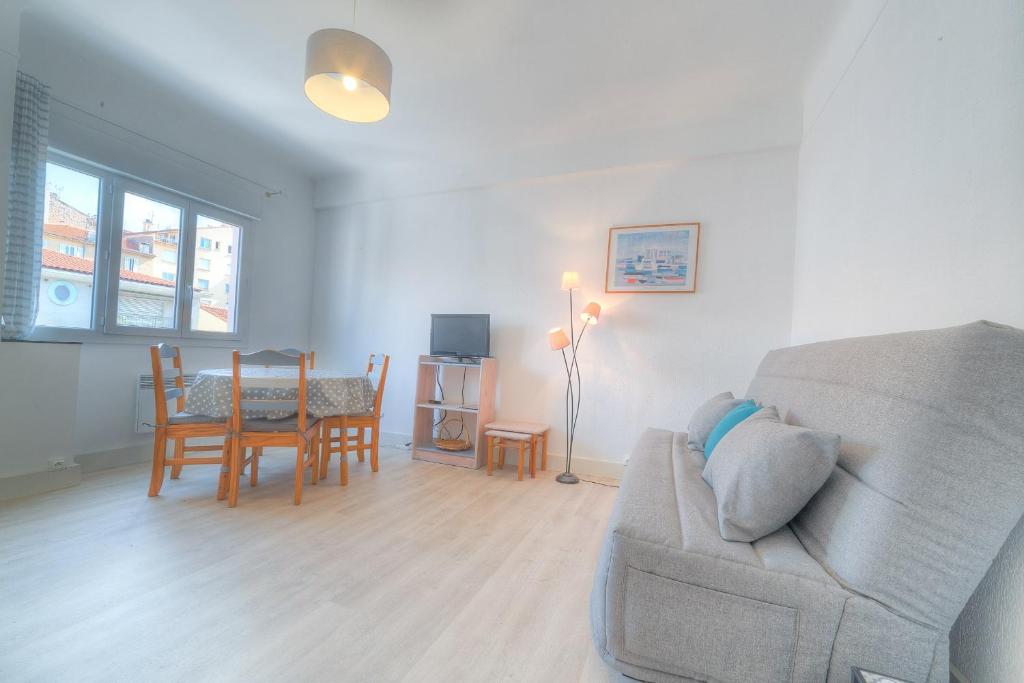 Appartement IMMOGROOM - Appartment - 1min from the beach - Wifi 53 rue Georges Clemenceau 06400 Cannes