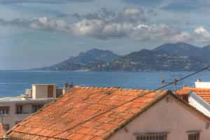 Appartement IMMOGROOM - Beautiful duplex - Sea view - Quiet - AC - Wifi - Garage 4 Rue de la Castre 06400 Cannes Provence-Alpes-Côte d\'Azur