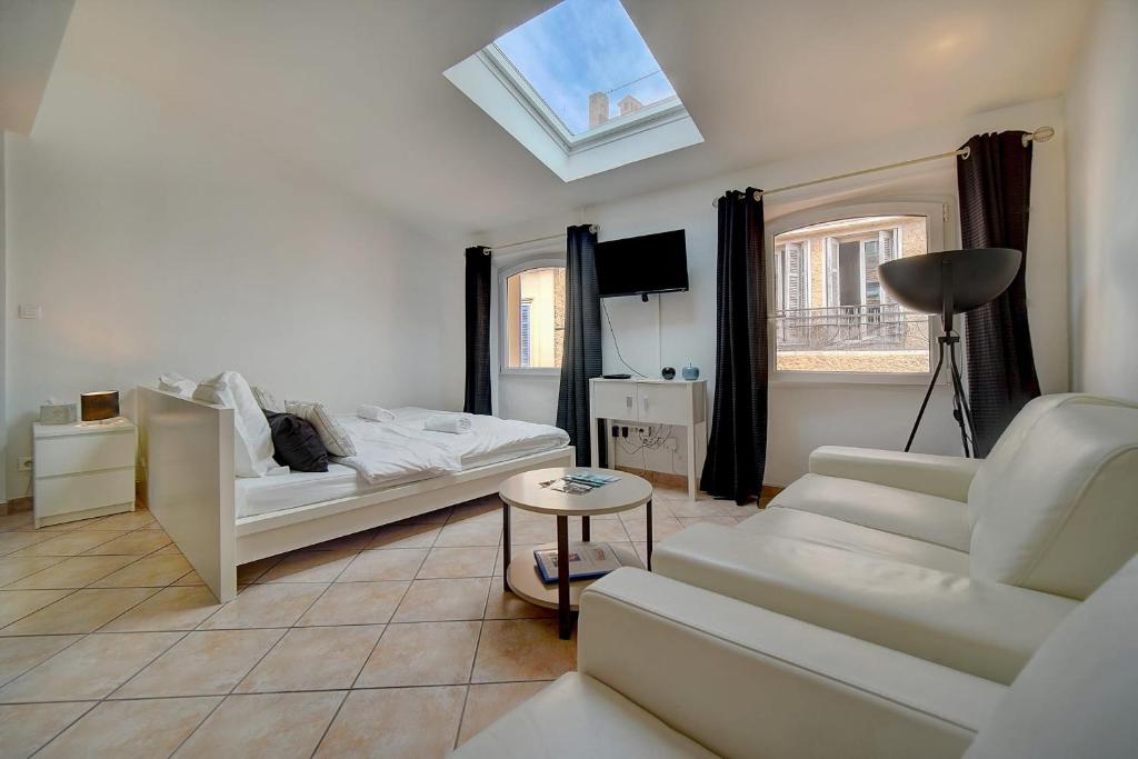 Appartement IMMOGROOM- City center- AC - 5min from the PalaisRestaurant - Wifi 35 Rue Meynadier 06400 Cannes