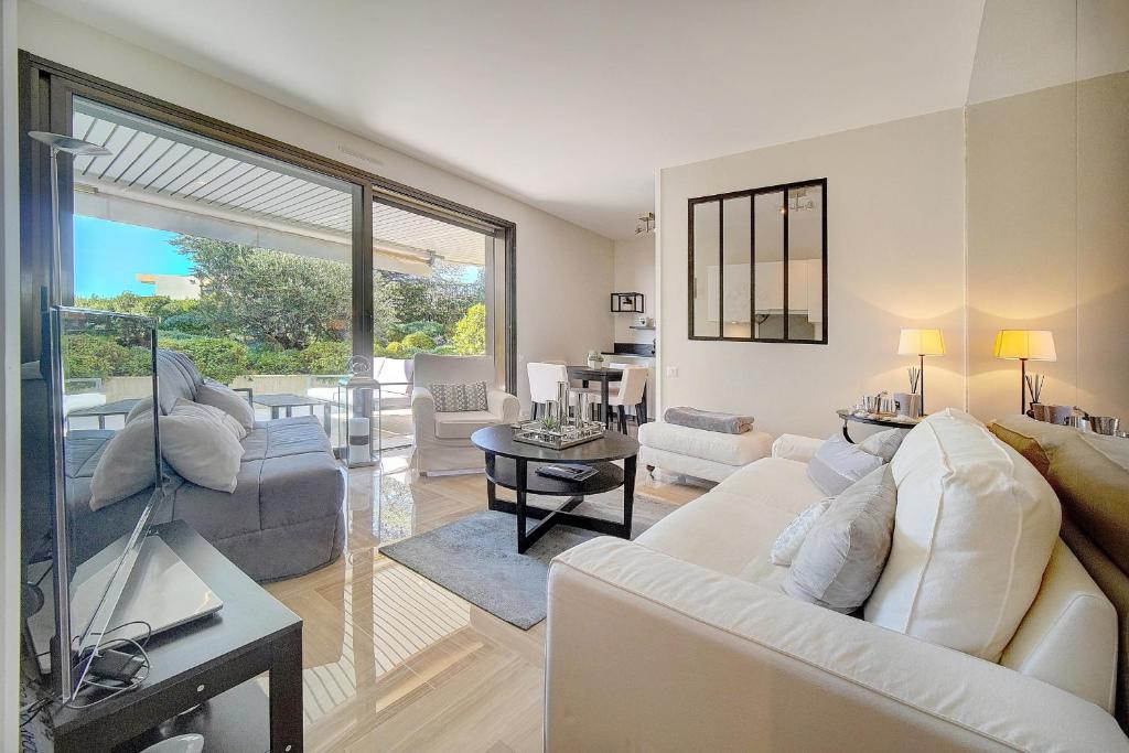 IMMOGROOM - Close beaches - Terrace with sea view - pool -AC 25 boulevard beausite, 06400 Cannes