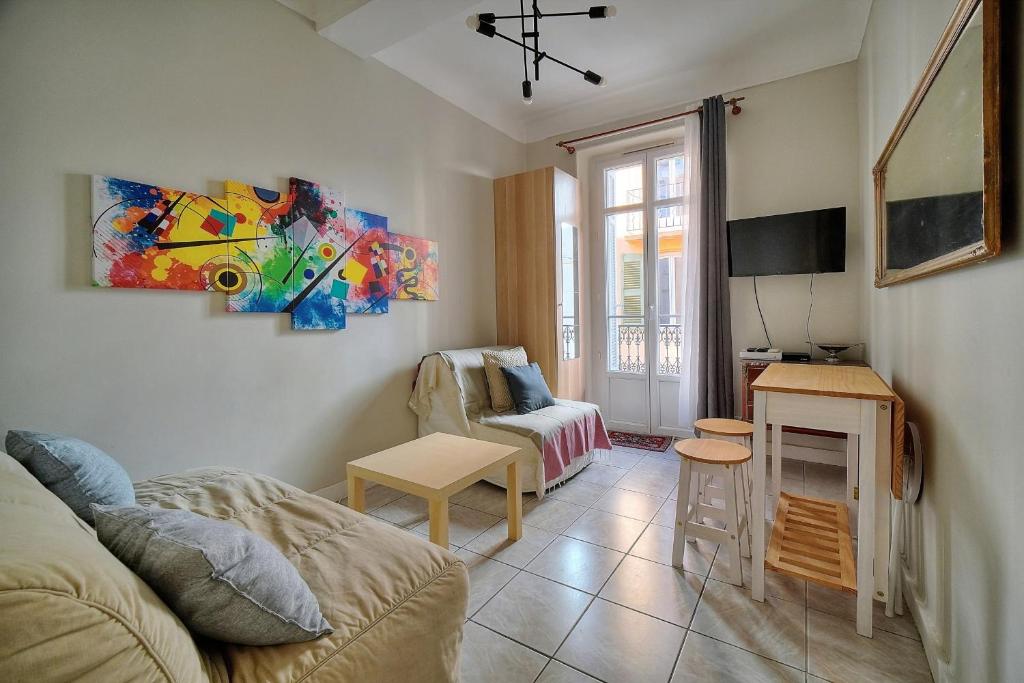 Appartement IMMOGROOM - In the heart of Cannes - Air conditioning 43 rue Meynadier 06400 Cannes