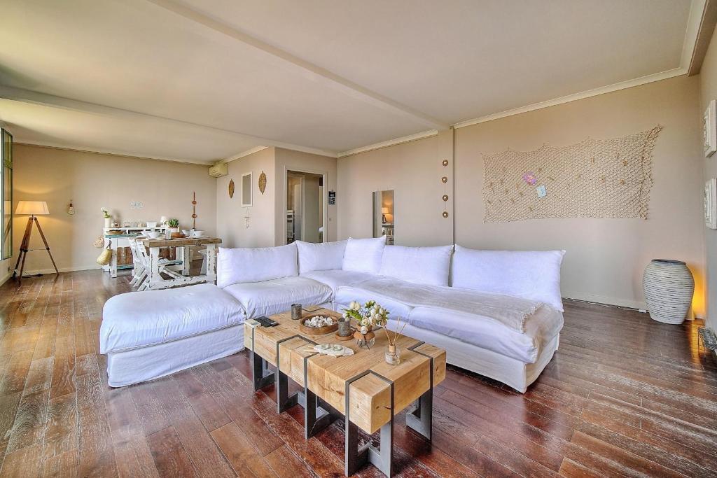 IMMOGROOM - Large Apartment - Parking - Air conditioning - Sea view - Wifi 13 Chemin Saint-Nicolas, 06400 Cannes