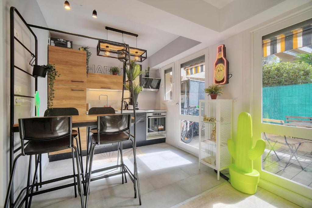 IMMOGROOM - NEW - renovated studio with terrace 8 avenue de la Baronne, 06400 Cannes