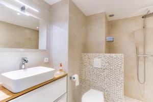 IMMOGROOM - Renovated apartment - Terrace - AC - Wifi