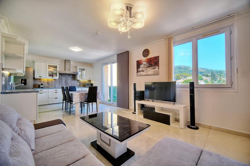 IMMOGROOM - Rénové - Parking - Climatisation - Balcon 27 avenue du Camp Long, 06400 Cannes
