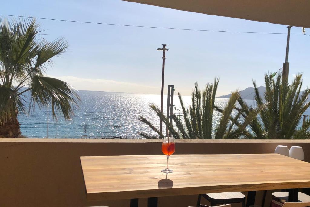 IMMOGROOM - Sea front - Terrace - Wifi - AC - Pool - Parking 11 avenue Pierre Semard, 06400 Cannes, 06150 Cannes
