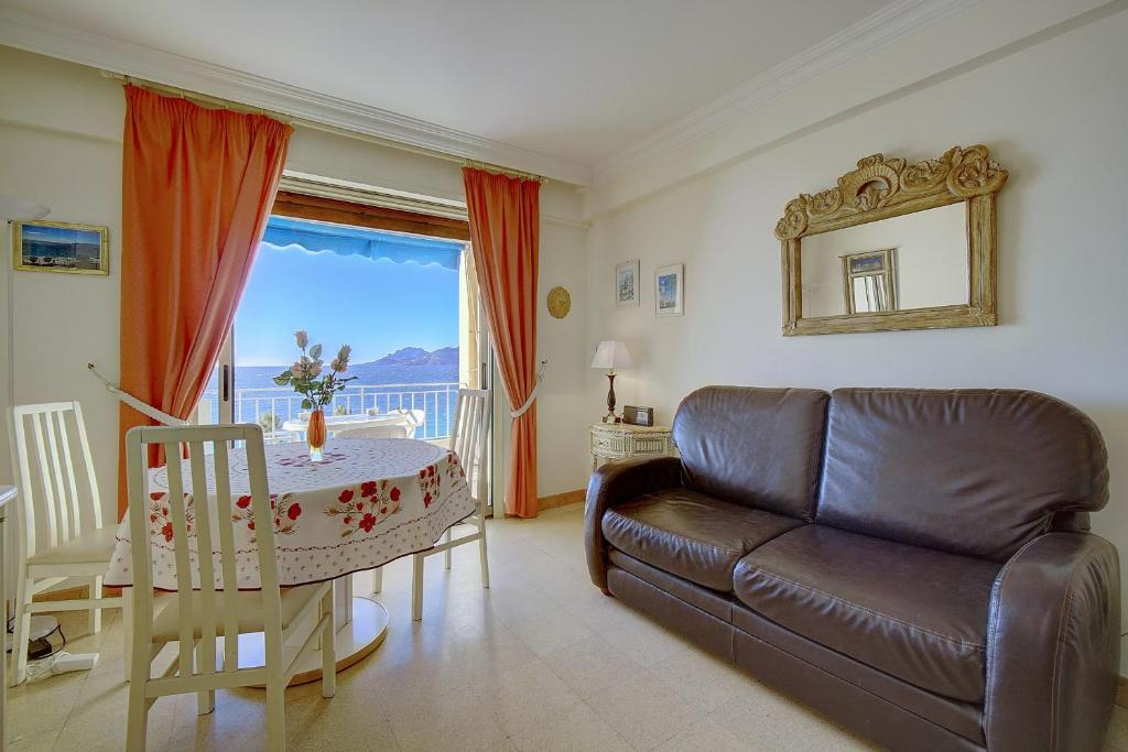 Appartement IMMOGROOM- Sea view - Center- AC- Front of the beaches 71 Rue Georges Clemenceau 06400 Cannes