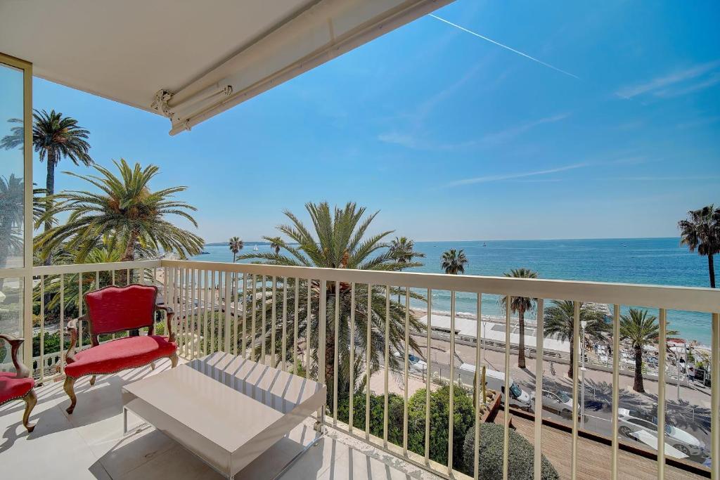 IMMOGROOM - Sea view - Parking- Ac - Front of the beaches - CONGRESS 59 Rue Georges Clemenceau, 06400 Cannes