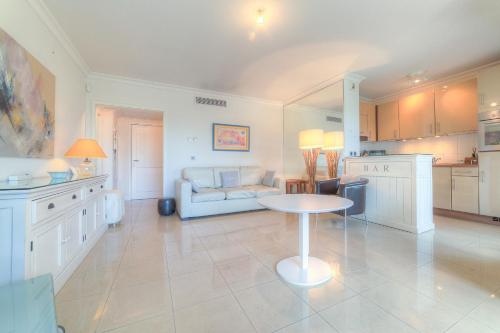IMMOGROOM - Sea view - Terrace- Swimming-Pool - 1 min from the beach