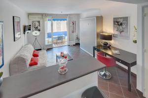 IMMOGROOM - Studio - Terrace - AC - Central