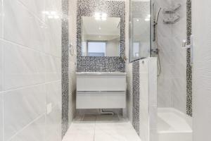 IMOOGROOM - Modern - City Center - AC - 9 min from the Palais