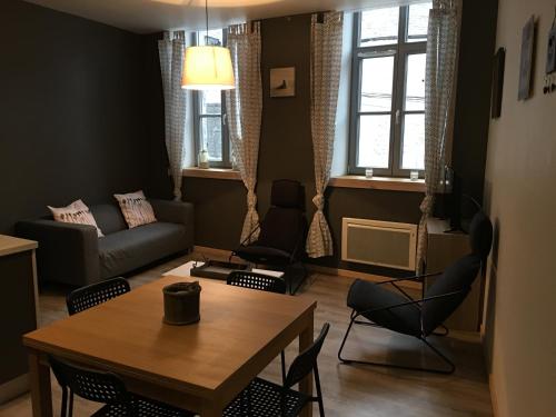 Appartement impeccable en centre ville Givet france