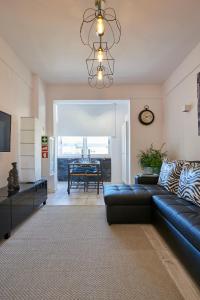 Appartement In Bed with Lisbon - Lux4you Apartment Avenida Cravos Vermelhos n. 8 - 5th Floor - L 2720-141 Amadora -1