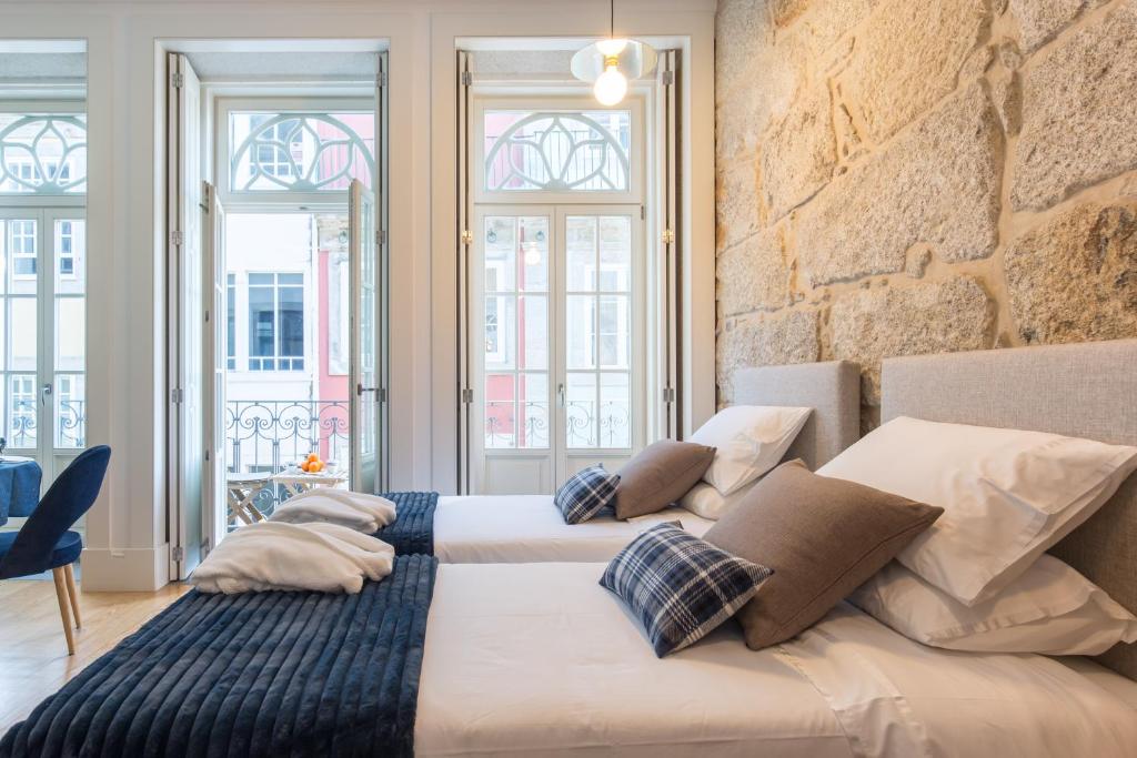In Between Exclusive Charm Apartment by the center 15 Rua dos Caldeireiros, 4050-140 Porto