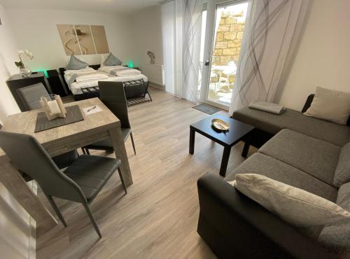 Appartement Appartement in S-Bahn Nähe, 35 qm, max 4 Pers, zentral, private Terasse, Internet 250 MBit 23 Goethestraße Gärtringen
